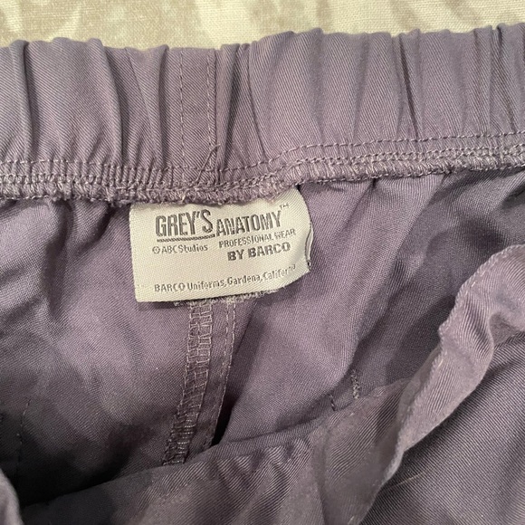 Women’s Grey’s Anatomy Scrub Set Size Medium Gray - Picture 3 of 9